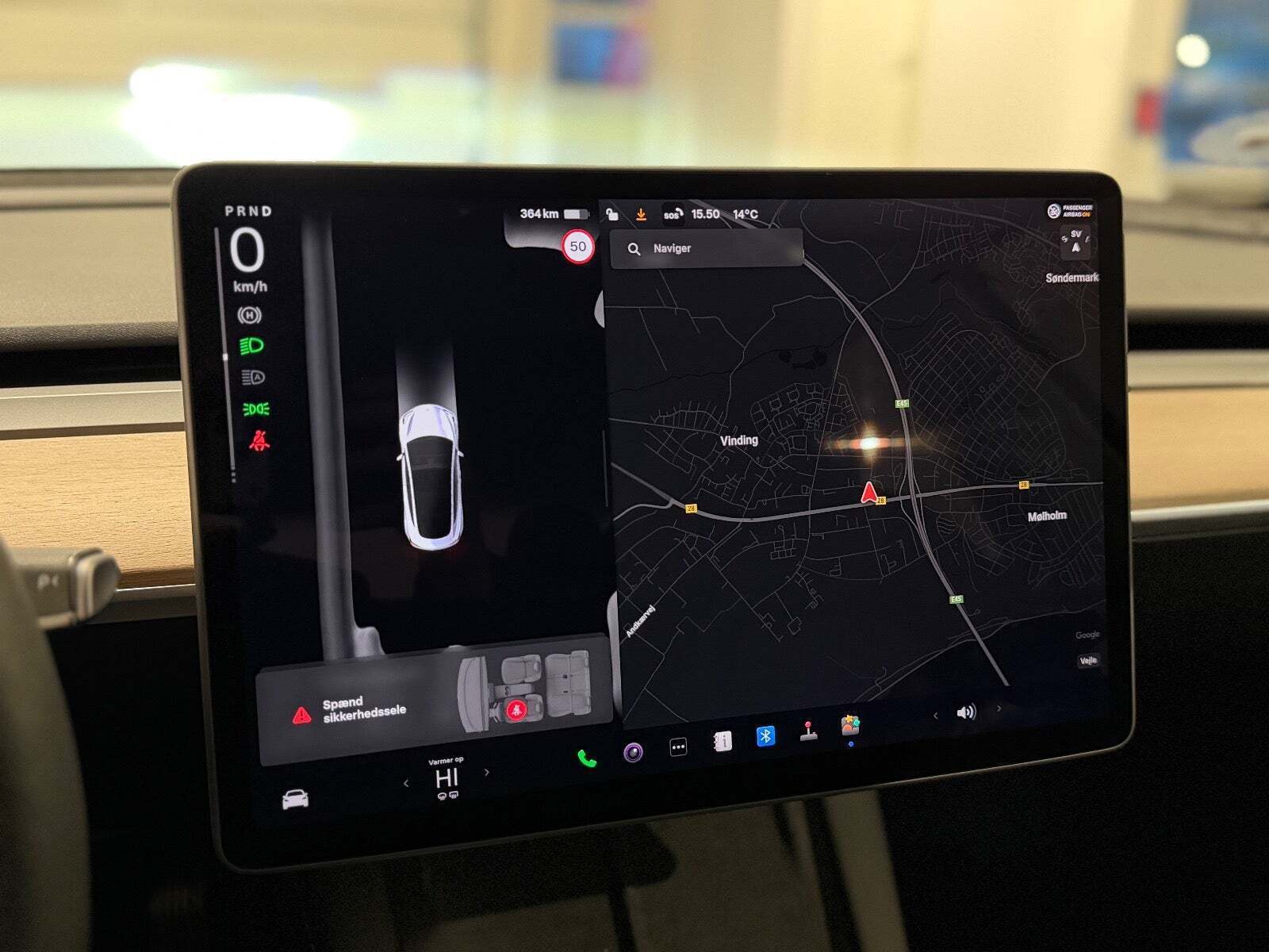 Hvid Tesla Model 3 fra 2023