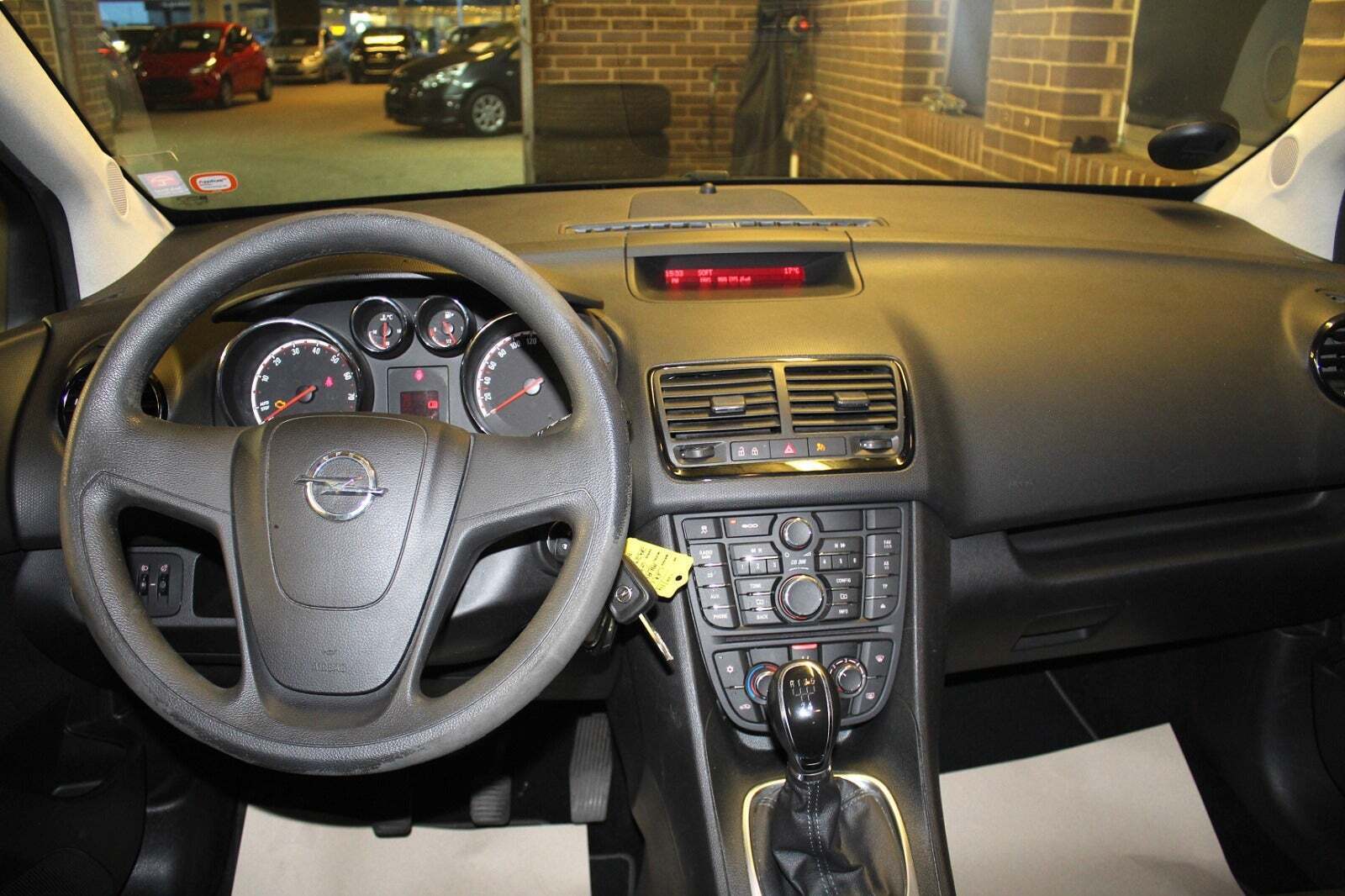 Grå Opel Meriva fra 2014