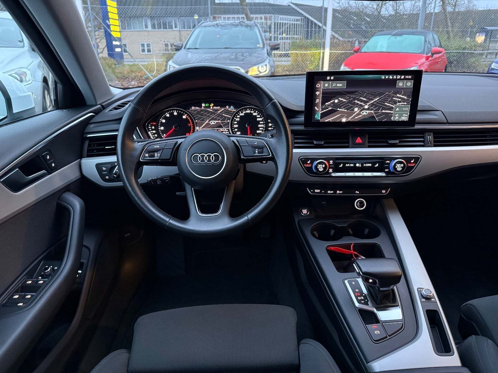 Hvid Audi A4 fra 2020