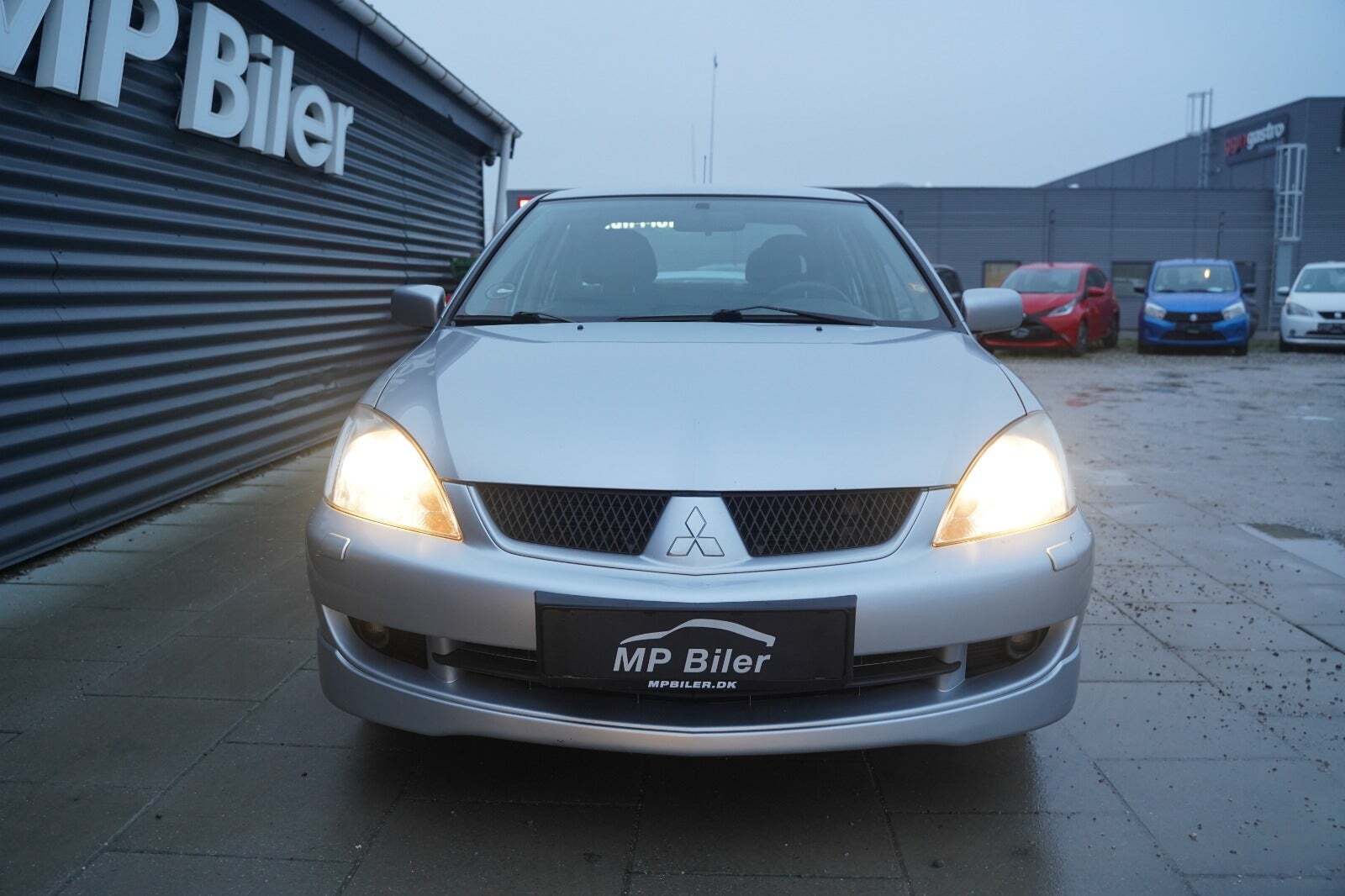 Mitsubishi Lancer 1,6 Invite