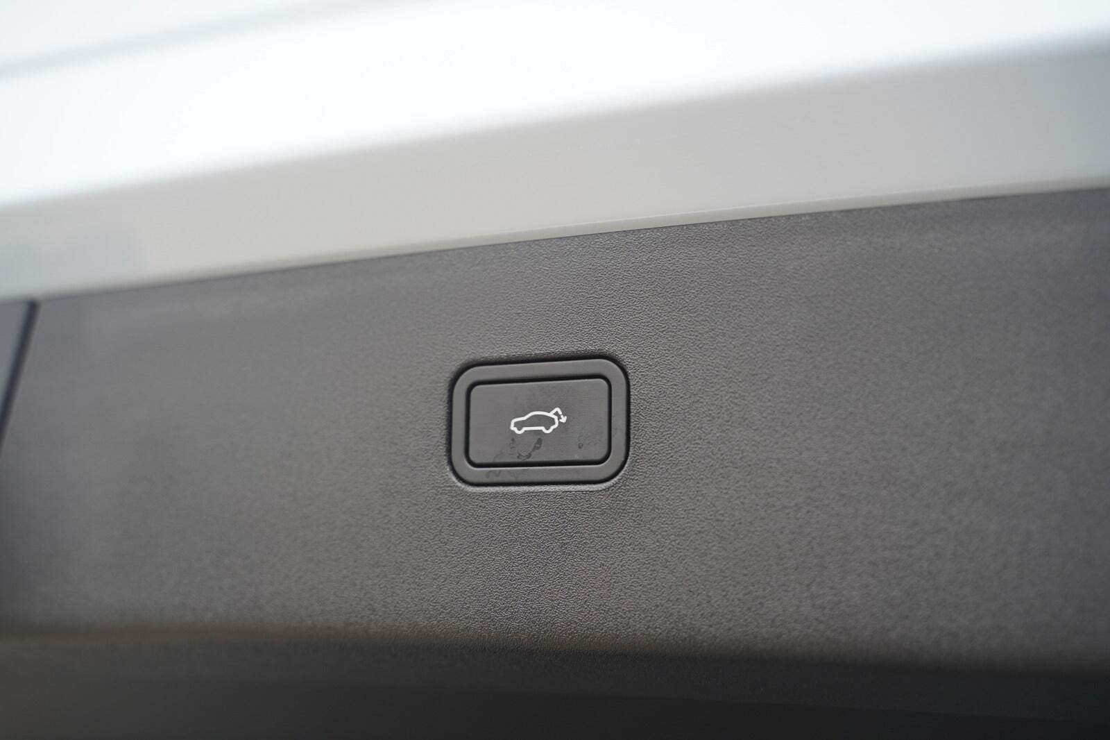 Hvid Volvo EX30 fra 2025