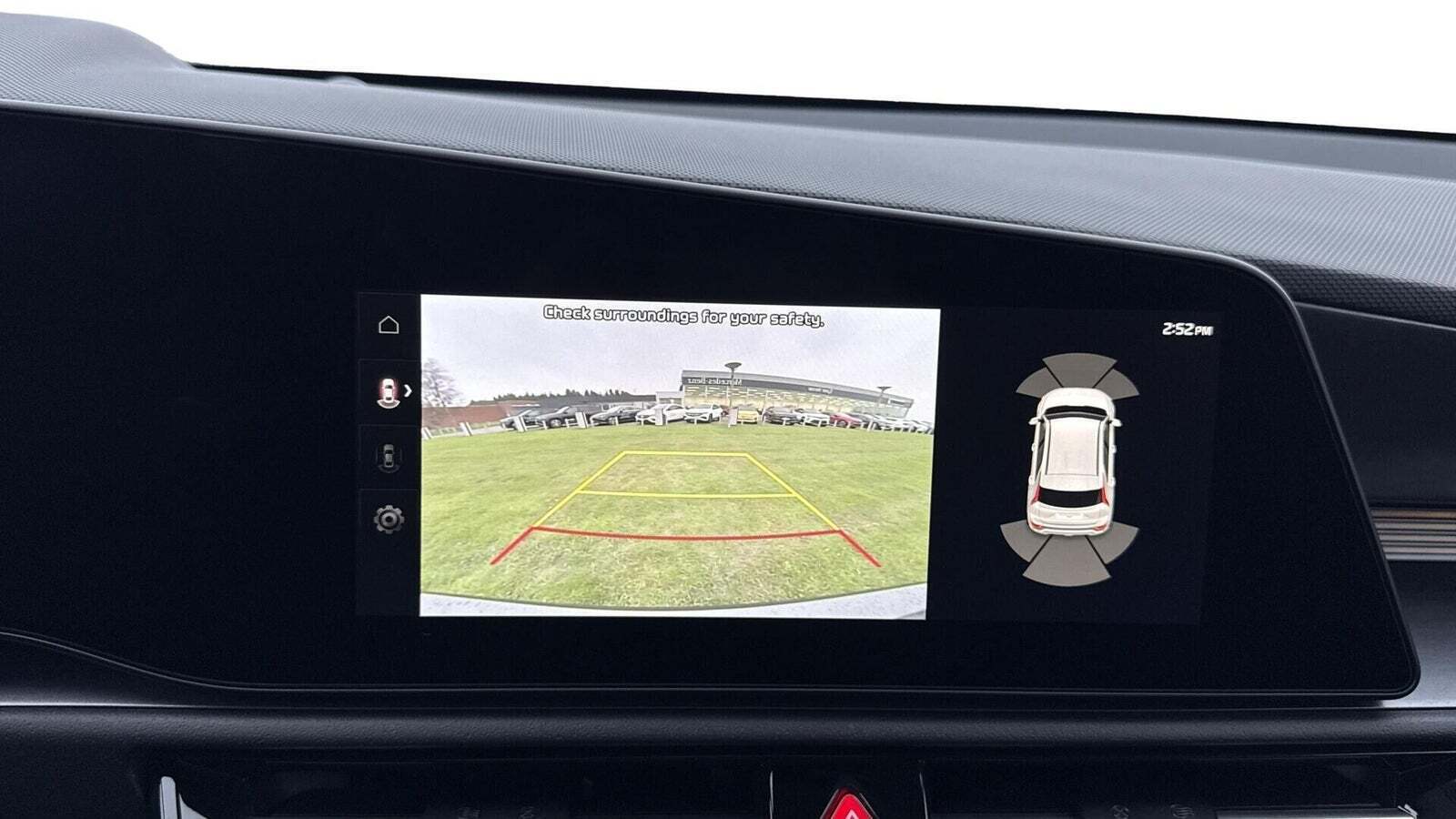 Grå Kia Niro fra 2025