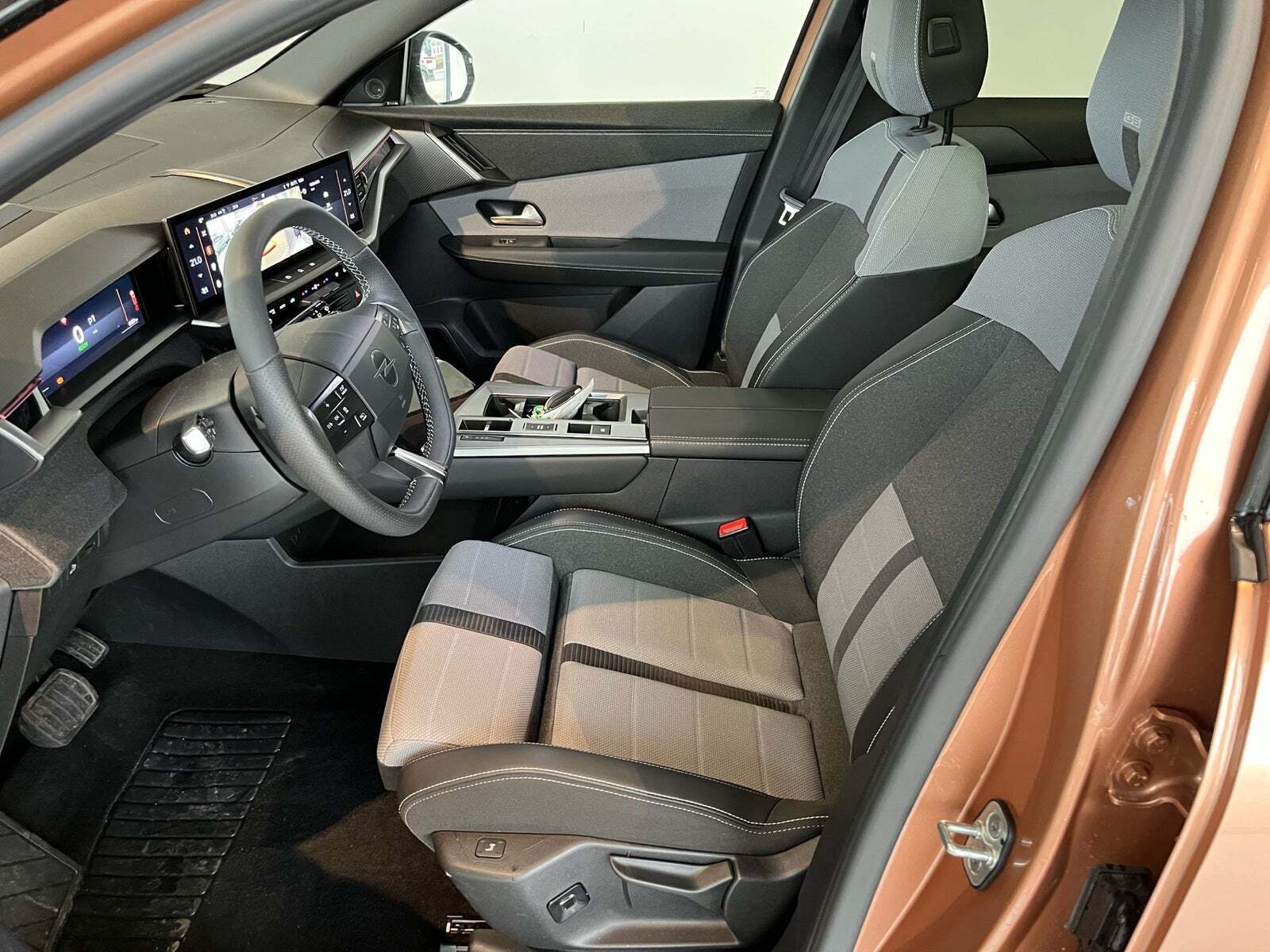 Opel Grandland-e 73 GS Sky