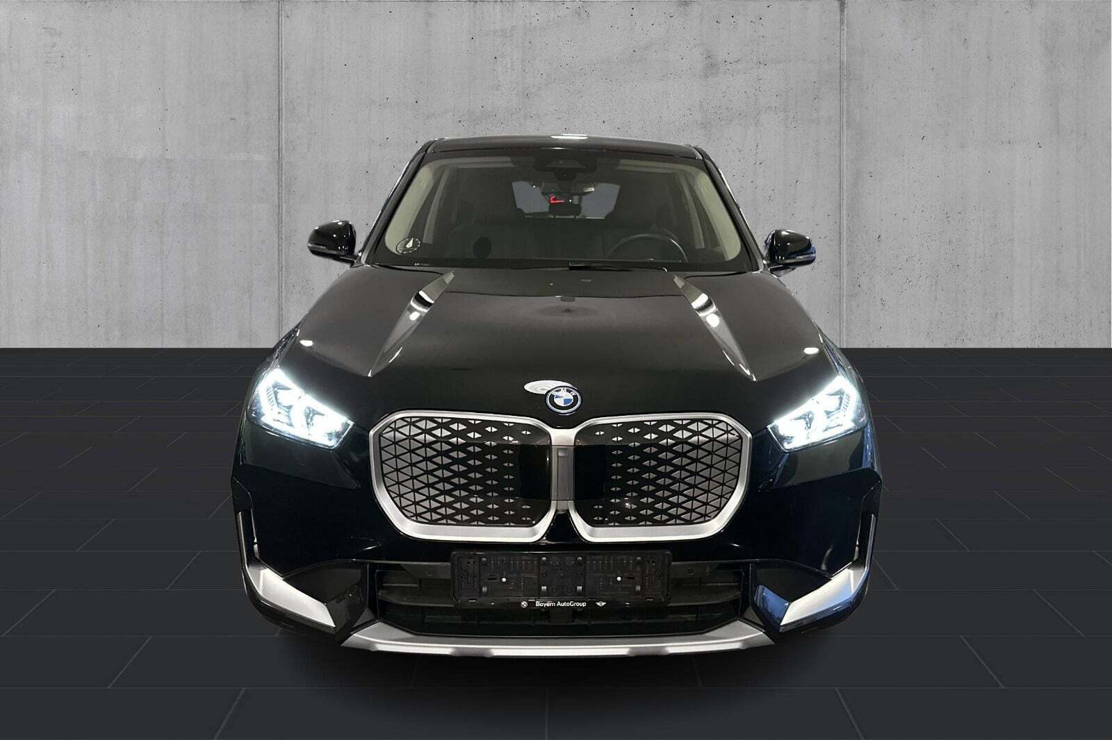 Sort BMW iX1 fra 2025