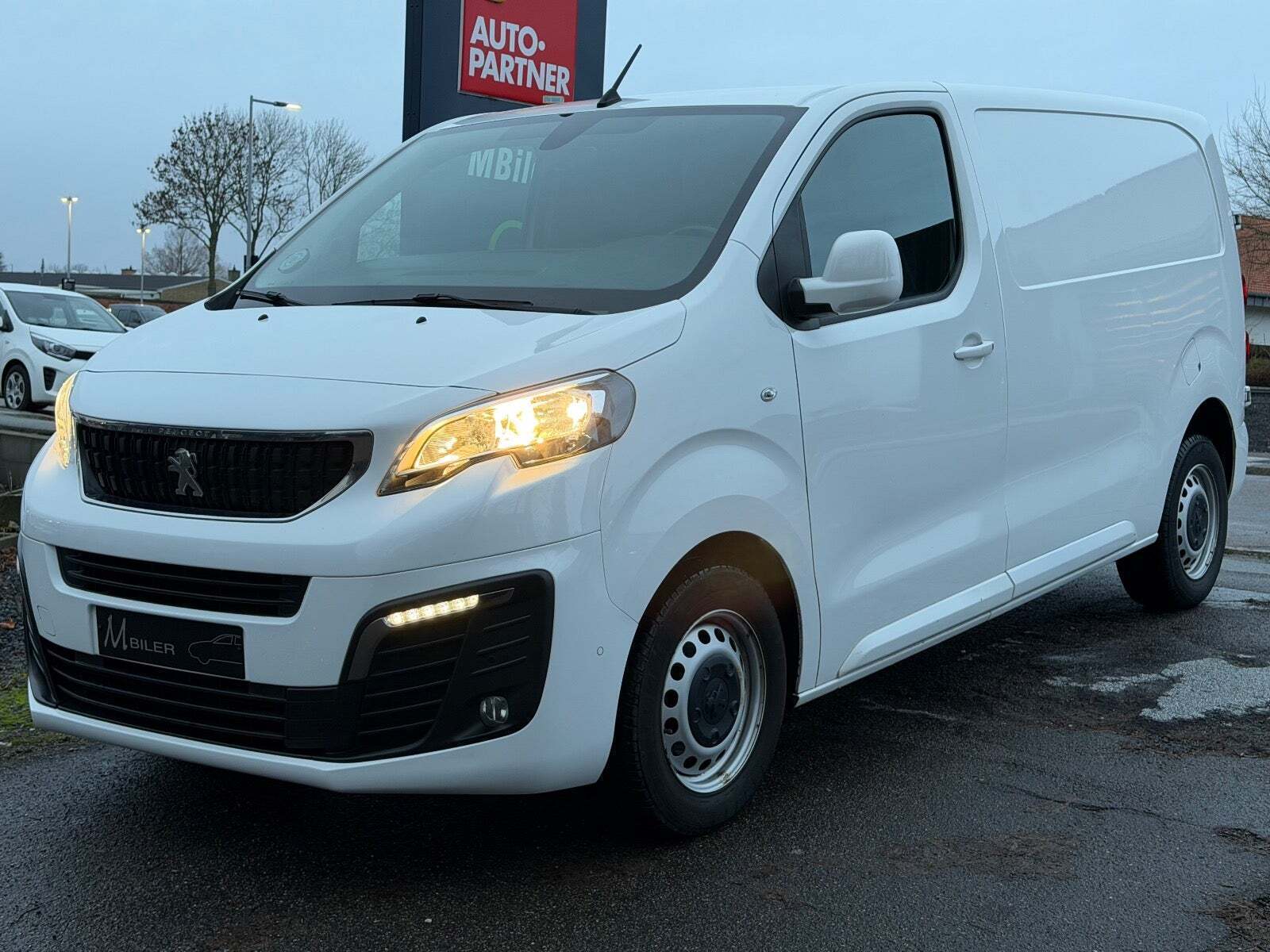 Peugeot Expert 2,0 BlueHDi 122 L2 Premium EAT8 Van