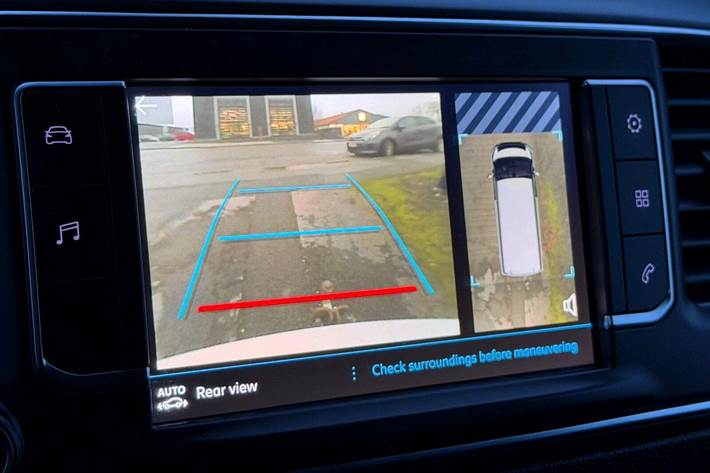 Hvid Peugeot Expert fra 2021