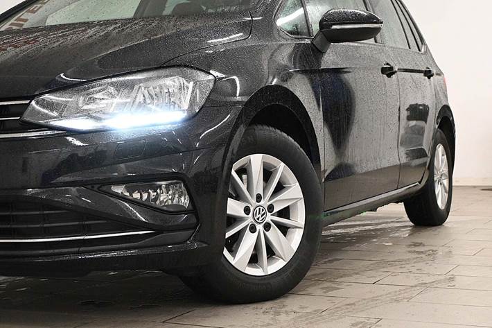 Sort VW Golf Sportsvan fra 2018
