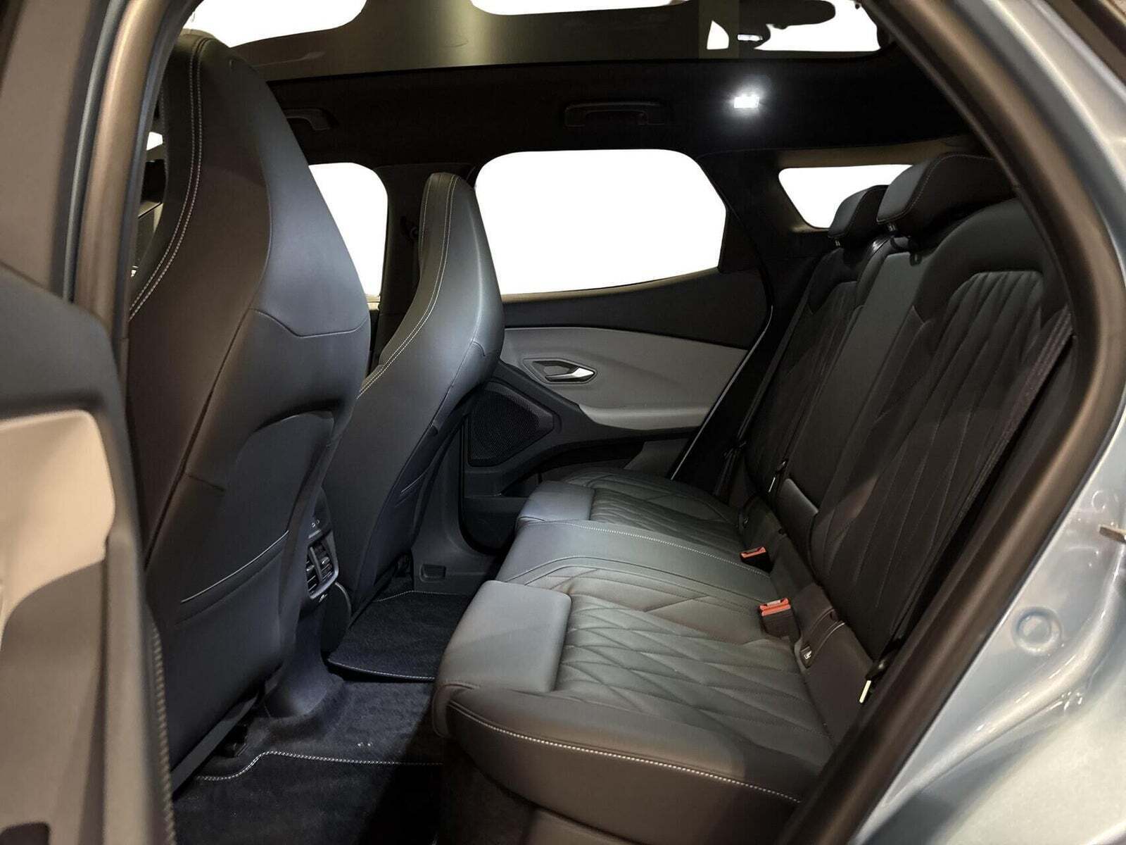 Ford Explorer 84 Premium Extended Range AWD