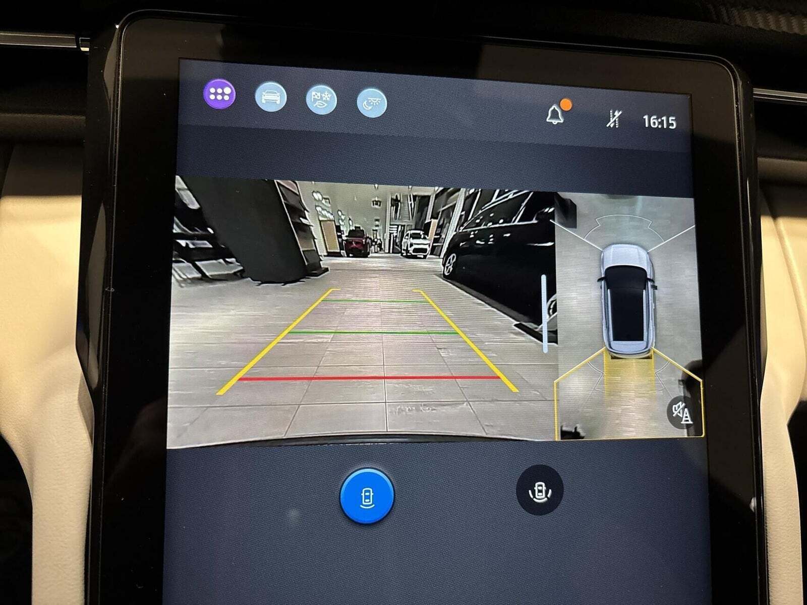 Blå Ford Explorer fra 2024