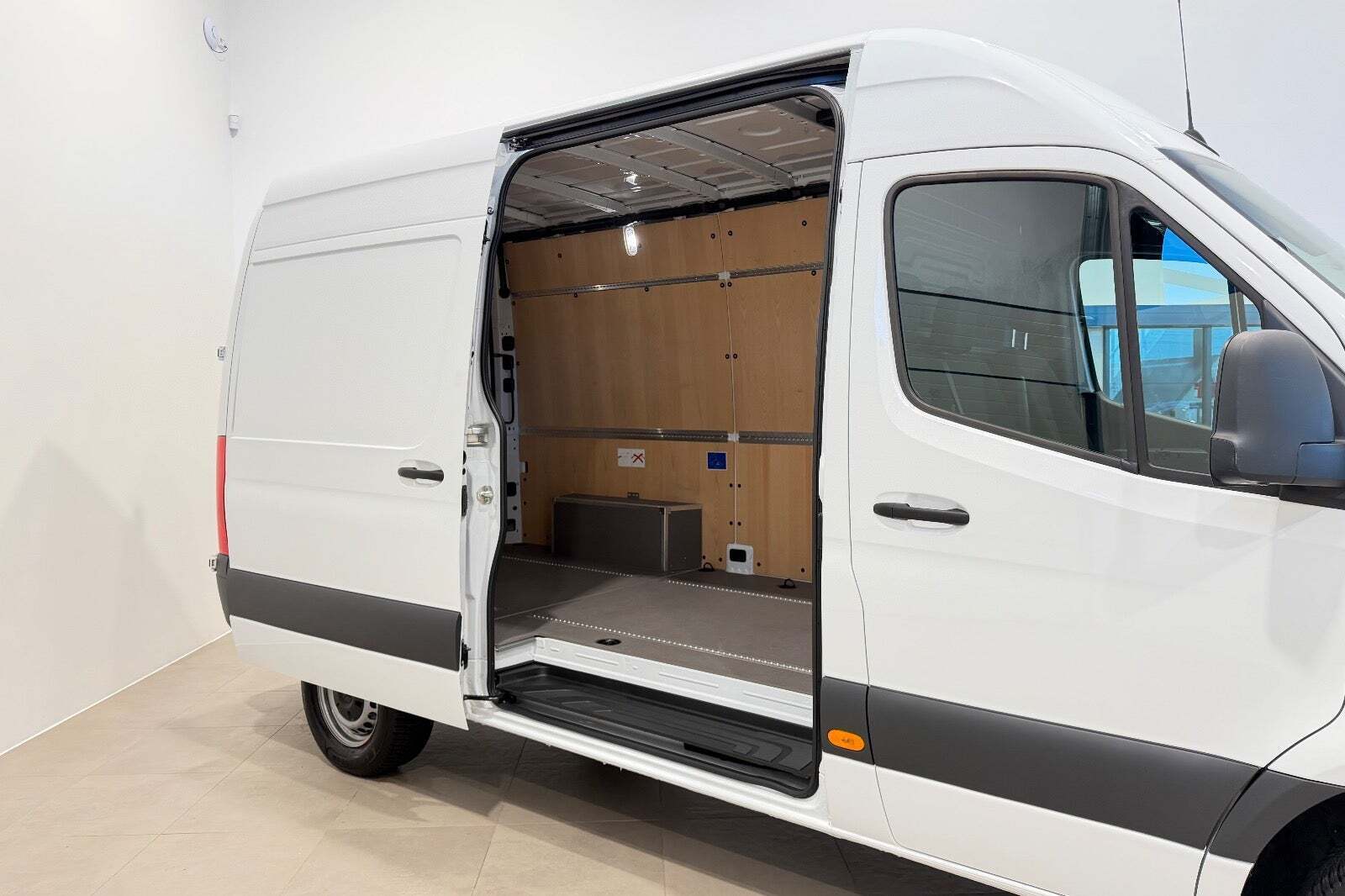 Mercedes Sprinter 317 2,0 CDi A2 Kassevogn aut. RWD