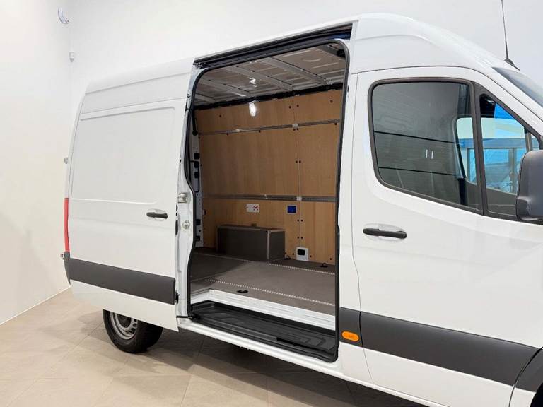 Mercedes Sprinter 317 2,0 CDi A2 Kassevogn aut. RWD