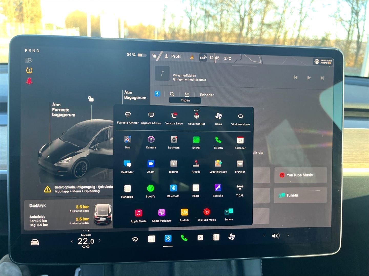 Sort Tesla Model Y fra 2022