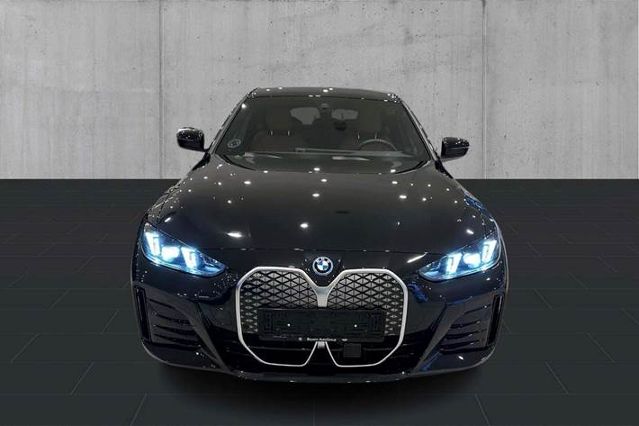 Sort BMW i4 fra 2025