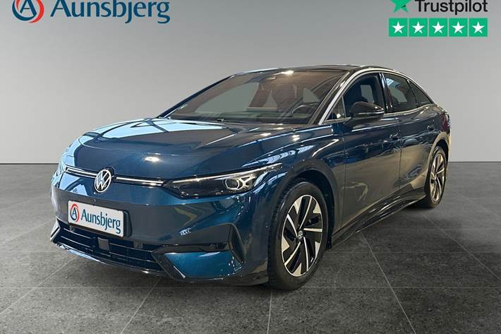 Blå VW ID.7 fra 2024 set udefra