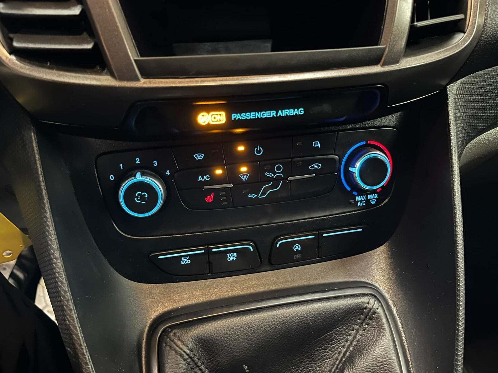 Hvid Ford Transit Connect fra 2021