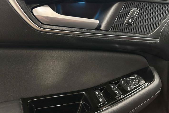 Sort Ford S-MAX fra 2020