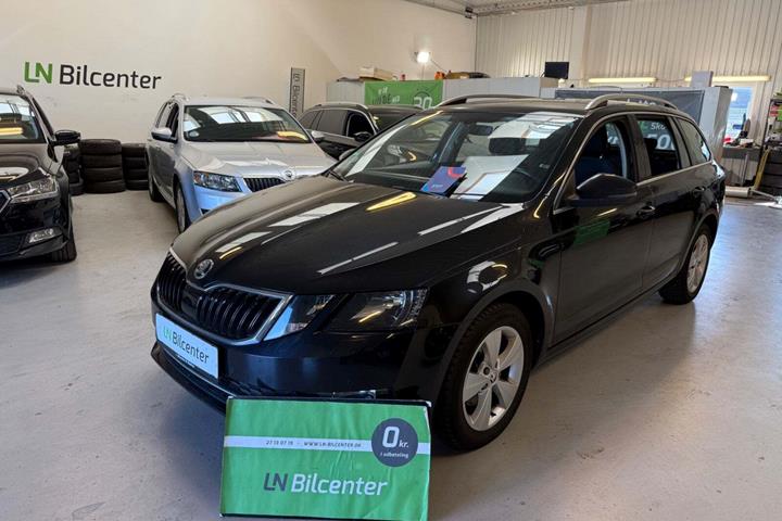 Sort Skoda Octavia fra 2018