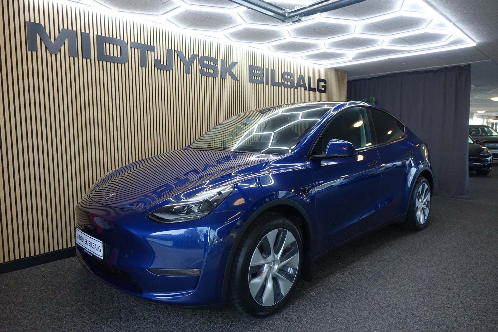 Tesla Model Y Long Range AWD