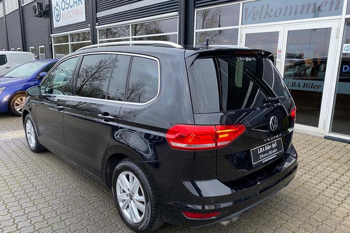 Sort VW Touran fra 2022