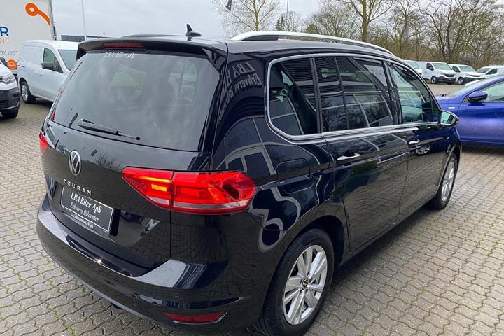 Sort VW Touran fra 2022