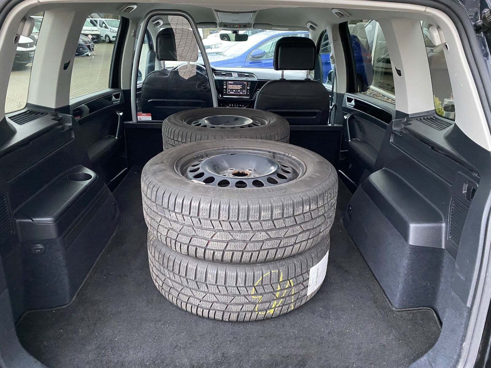 Sort VW Touran fra 2022