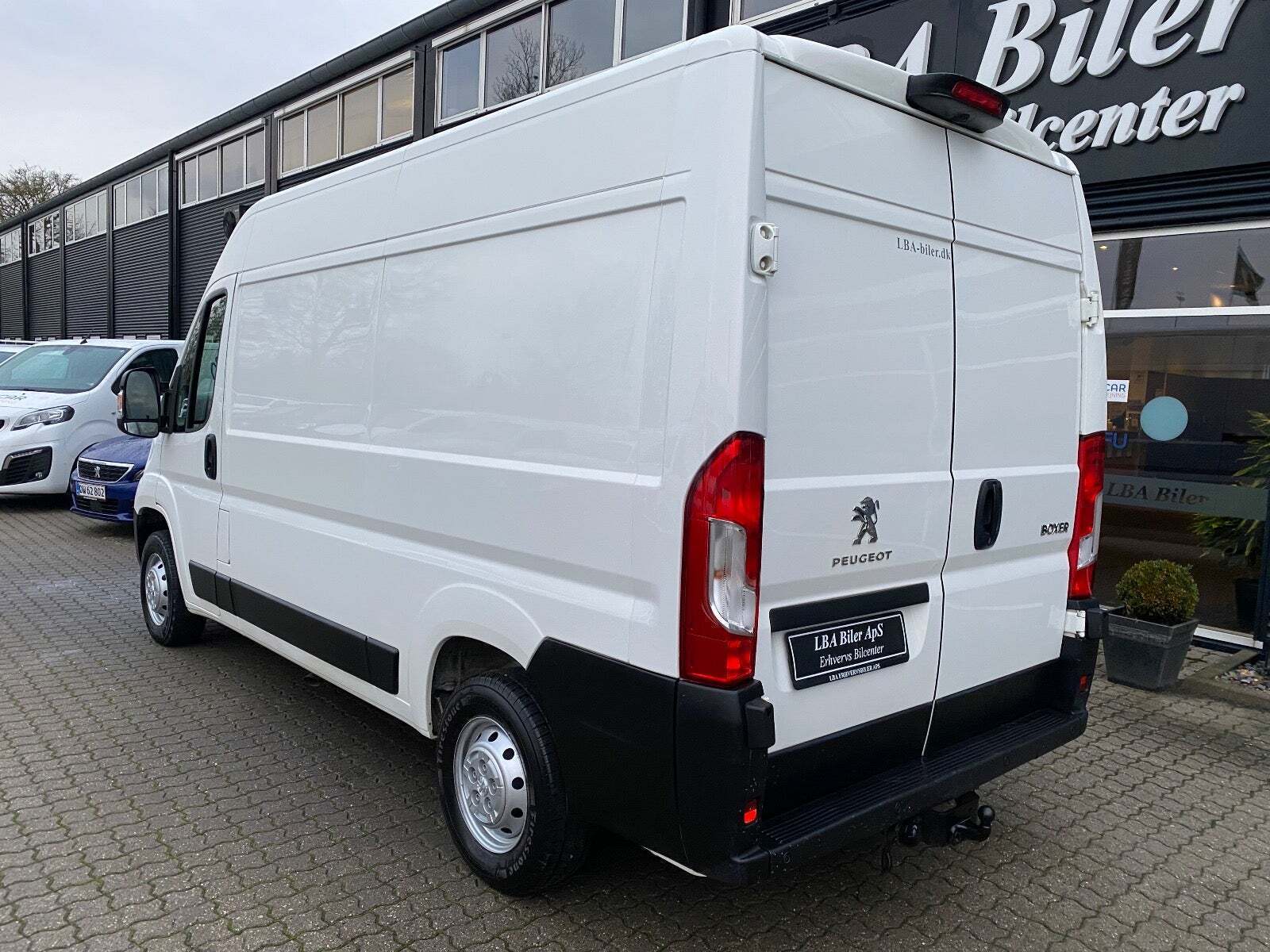 Peugeot Boxer 333 2,2 BlueHDi 140 L2H2 Premium