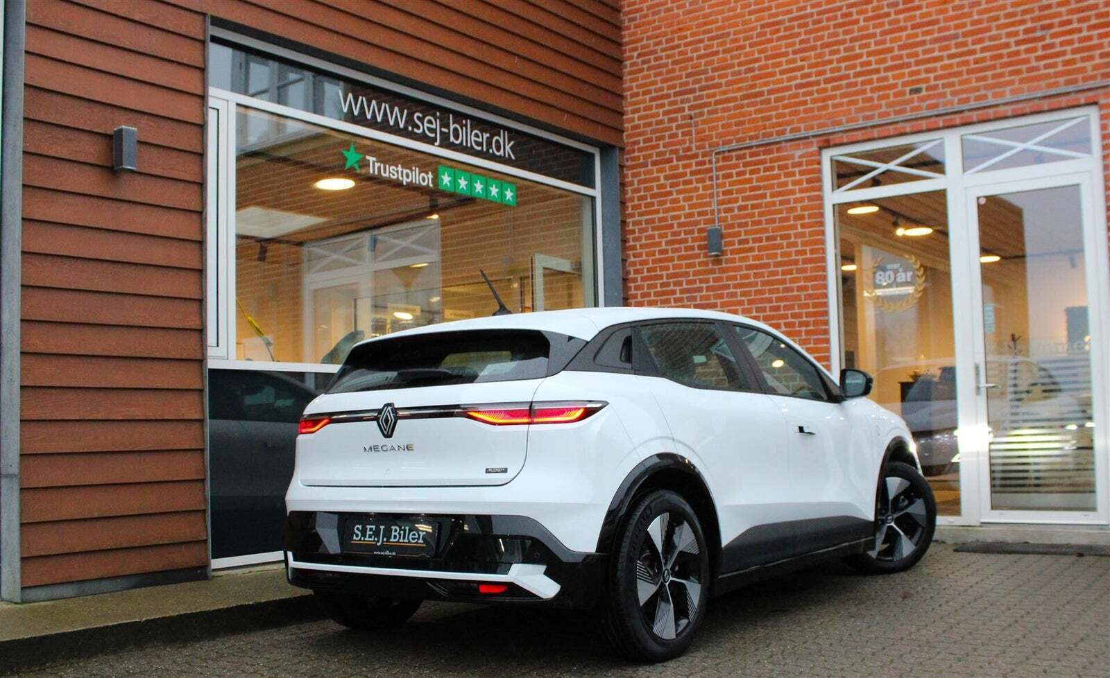 Hvid Renault Megane E-Tech fra 2024