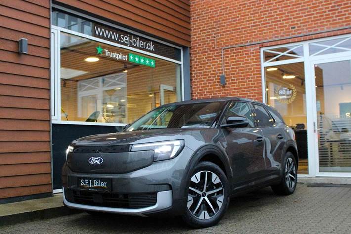 Grå Ford Explorer fra 2024 set udefra