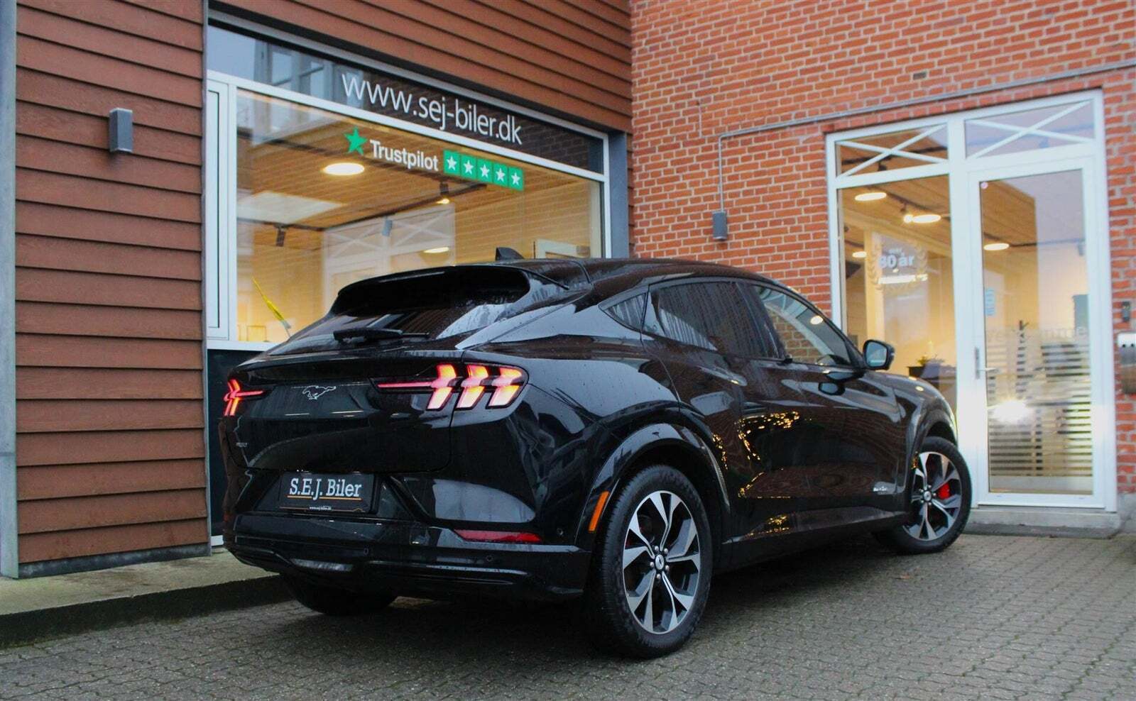 Sort Ford Mustang Mach-E fra 2023