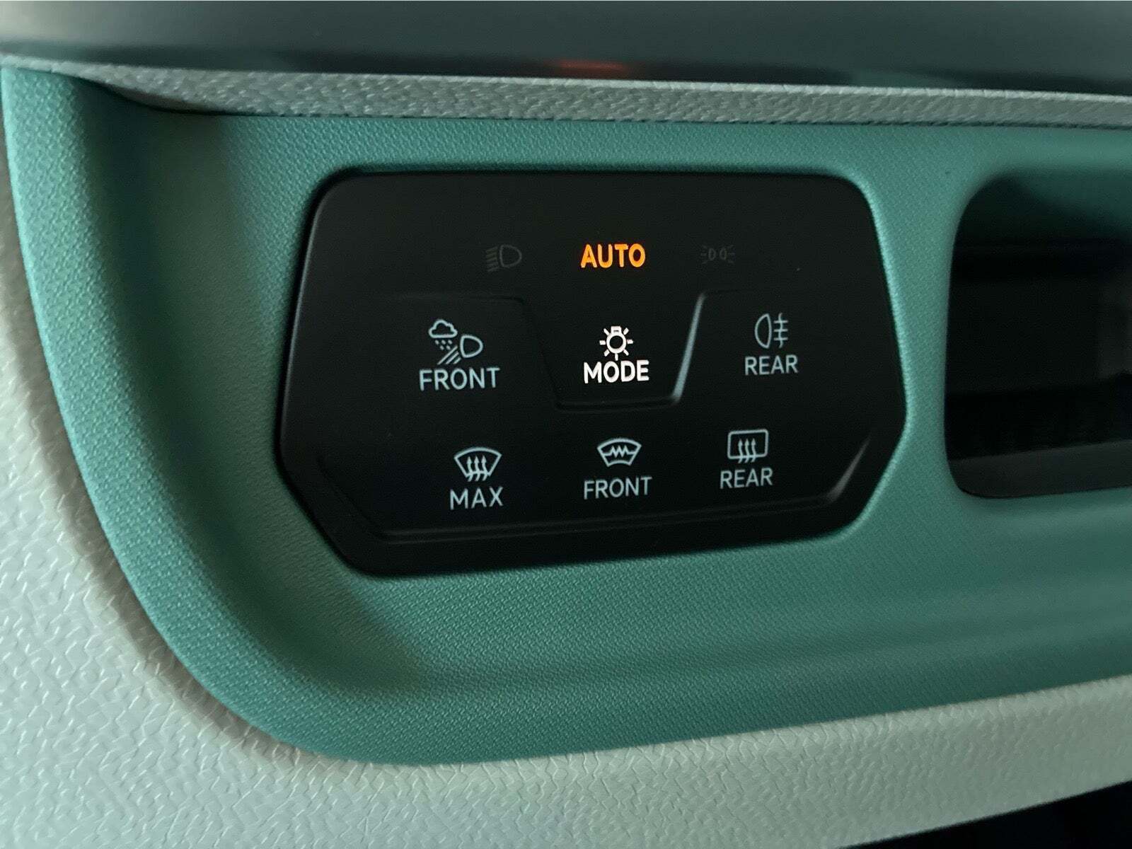 Sølv VW ID.Buzz fra 2023