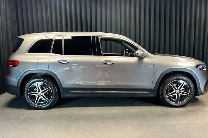 Grå Mercedes EQB 250+ fra 2024