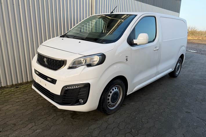 Hvid Peugeot Expert fra 2019 set udefra