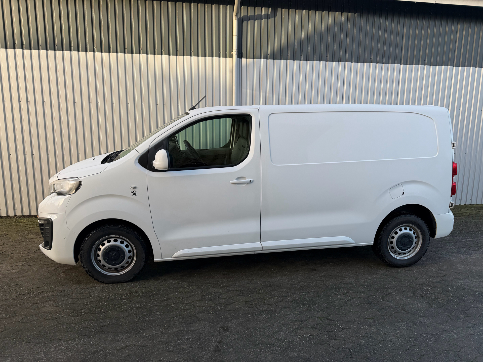Peugeot Expert 2,0 L2 BlueHDi Premium 120HK Van 6g