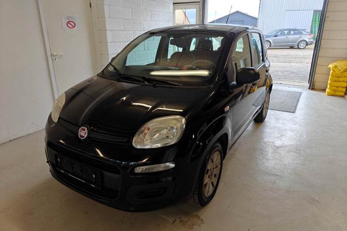 Gul Fiat Panda fra 2012 set udefra