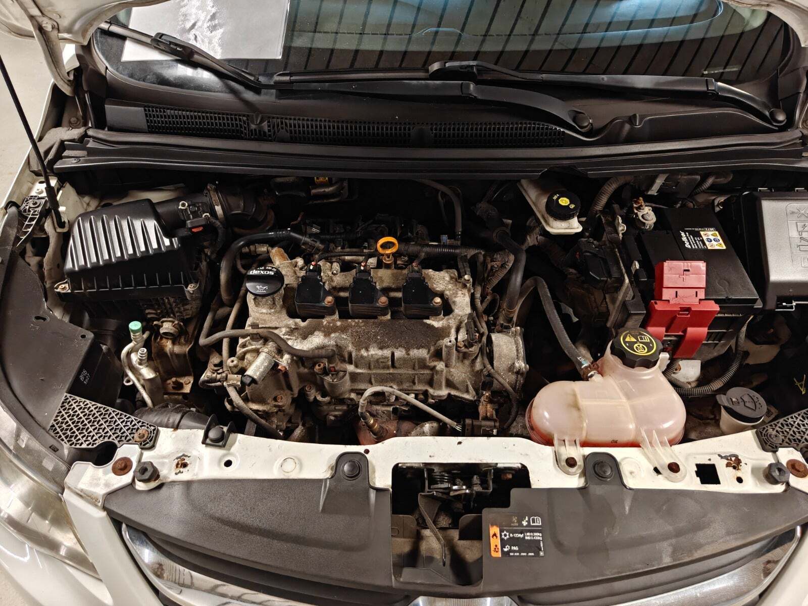 Gul Opel Karl fra 2016