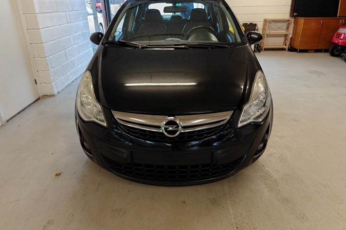 Gul Opel Corsa fra 2012