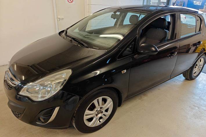 Gul Opel Corsa fra 2012