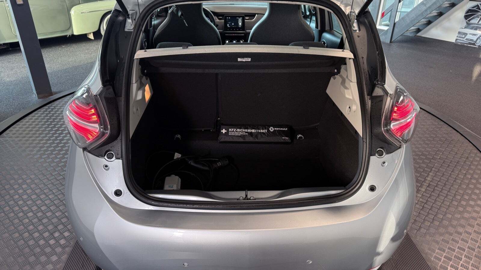 Grå Renault Zoe fra 2022