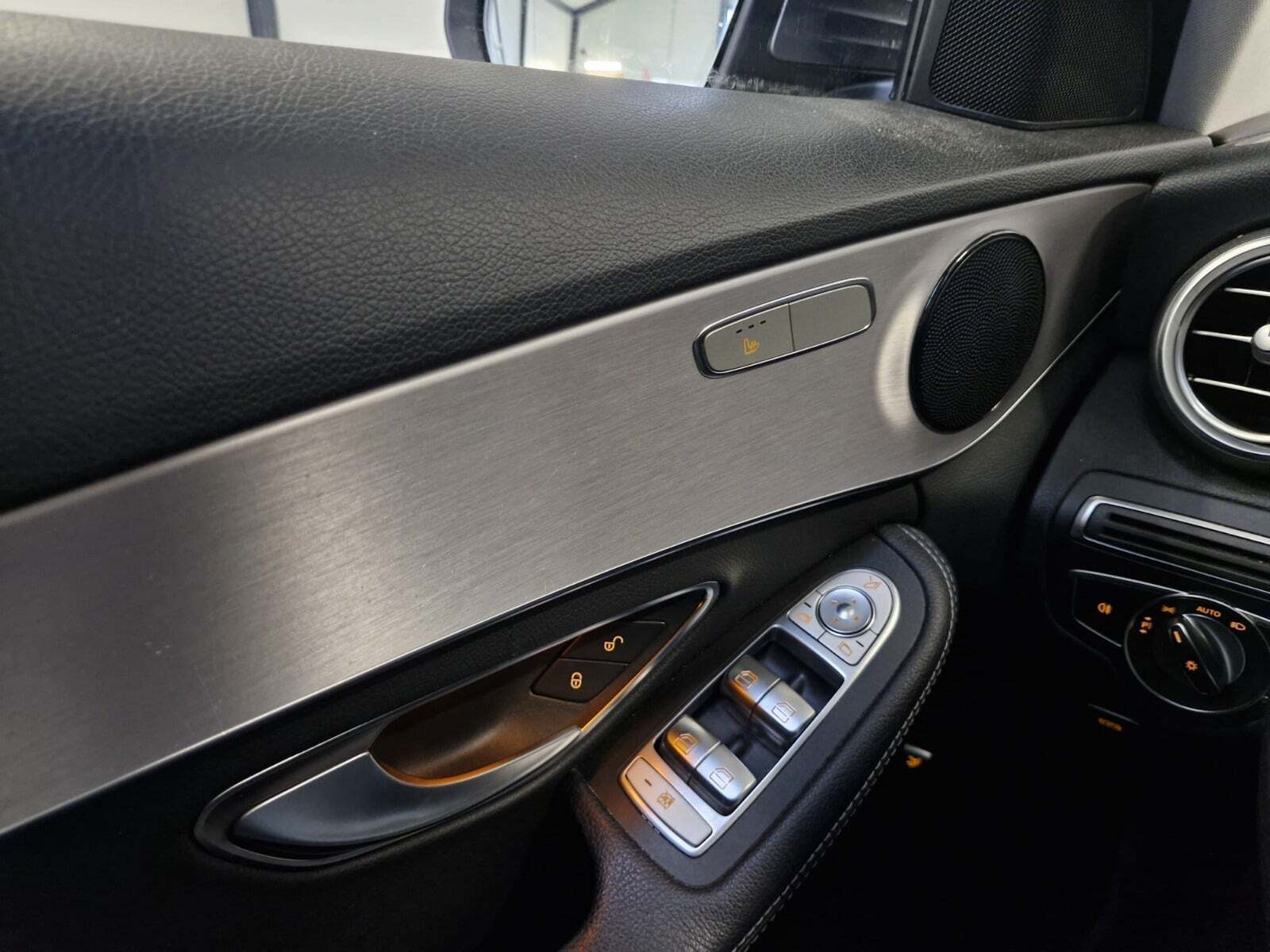 Grå Mercedes C200 fra 2018