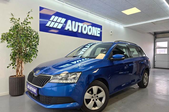 Blå Skoda Fabia fra 2019 set udefra