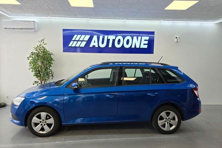 Blå Skoda Fabia fra 2019