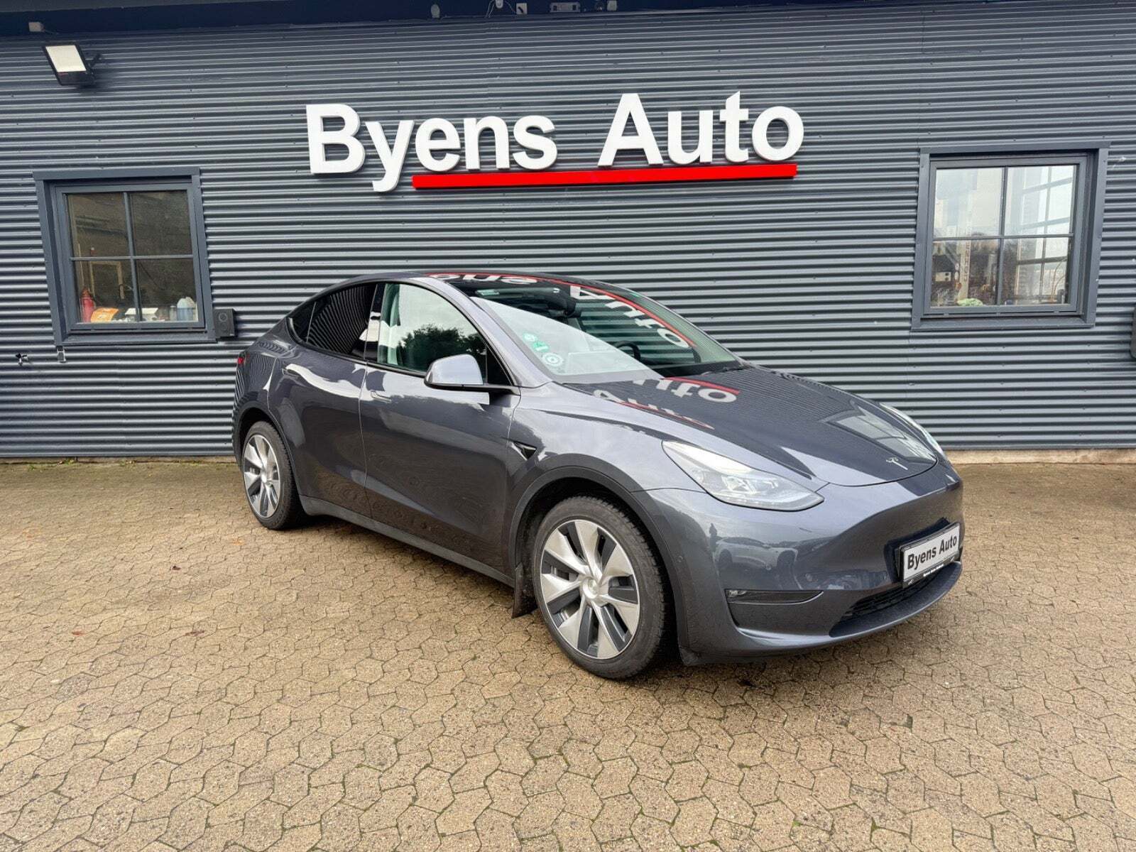 Tesla Model Y Long Range AWD