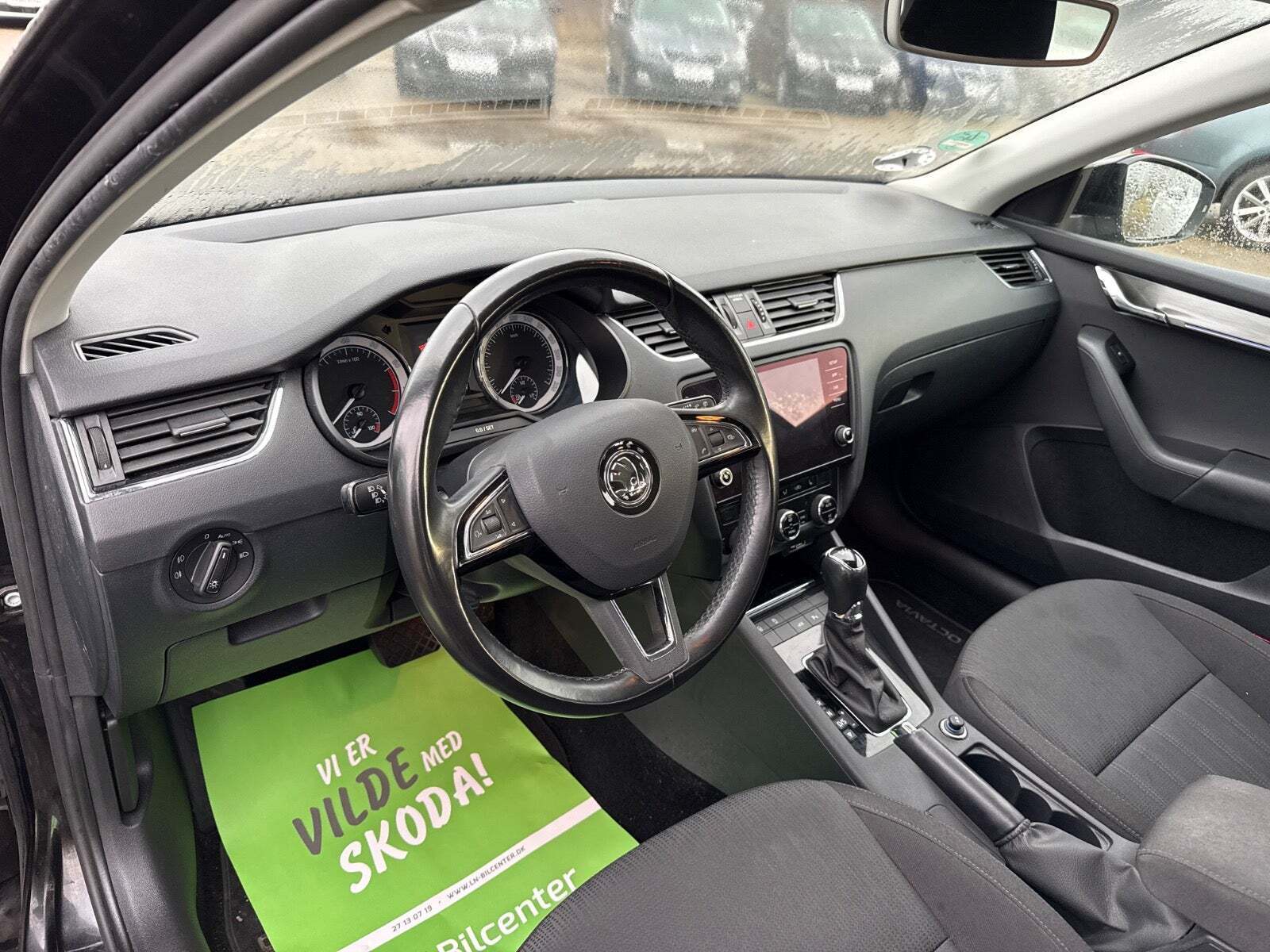 Sort Skoda Octavia fra 2018