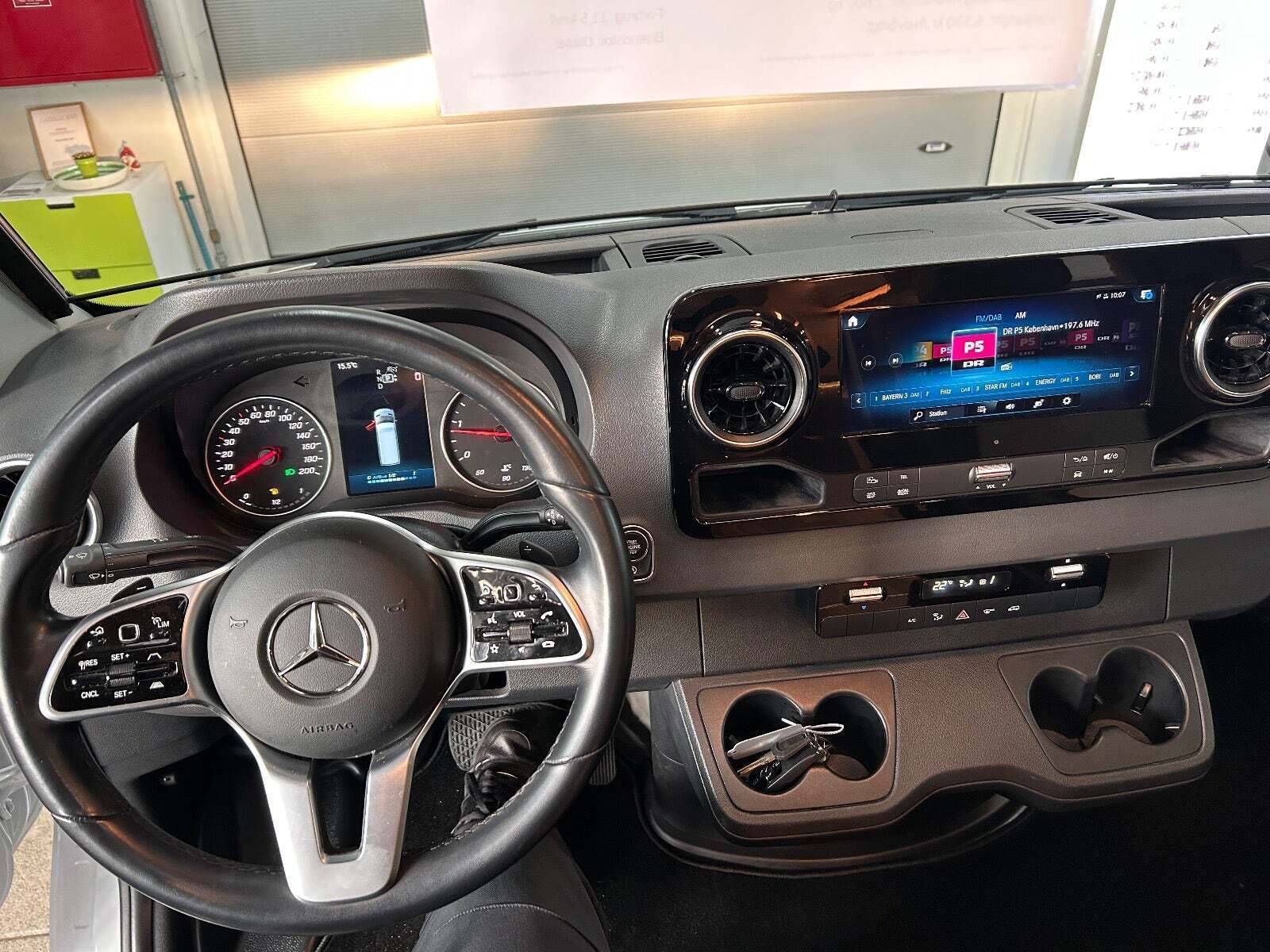 Hvid Mercedes Weinsberg fra 2023