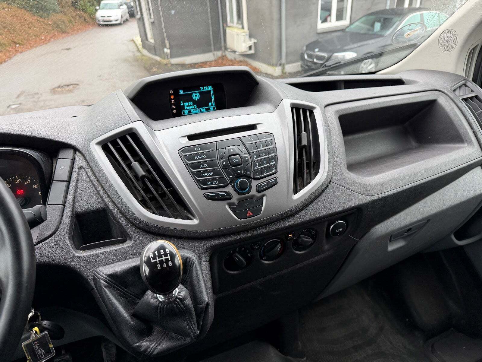 Sort Ford Transit 350 L2 Van fra 2016