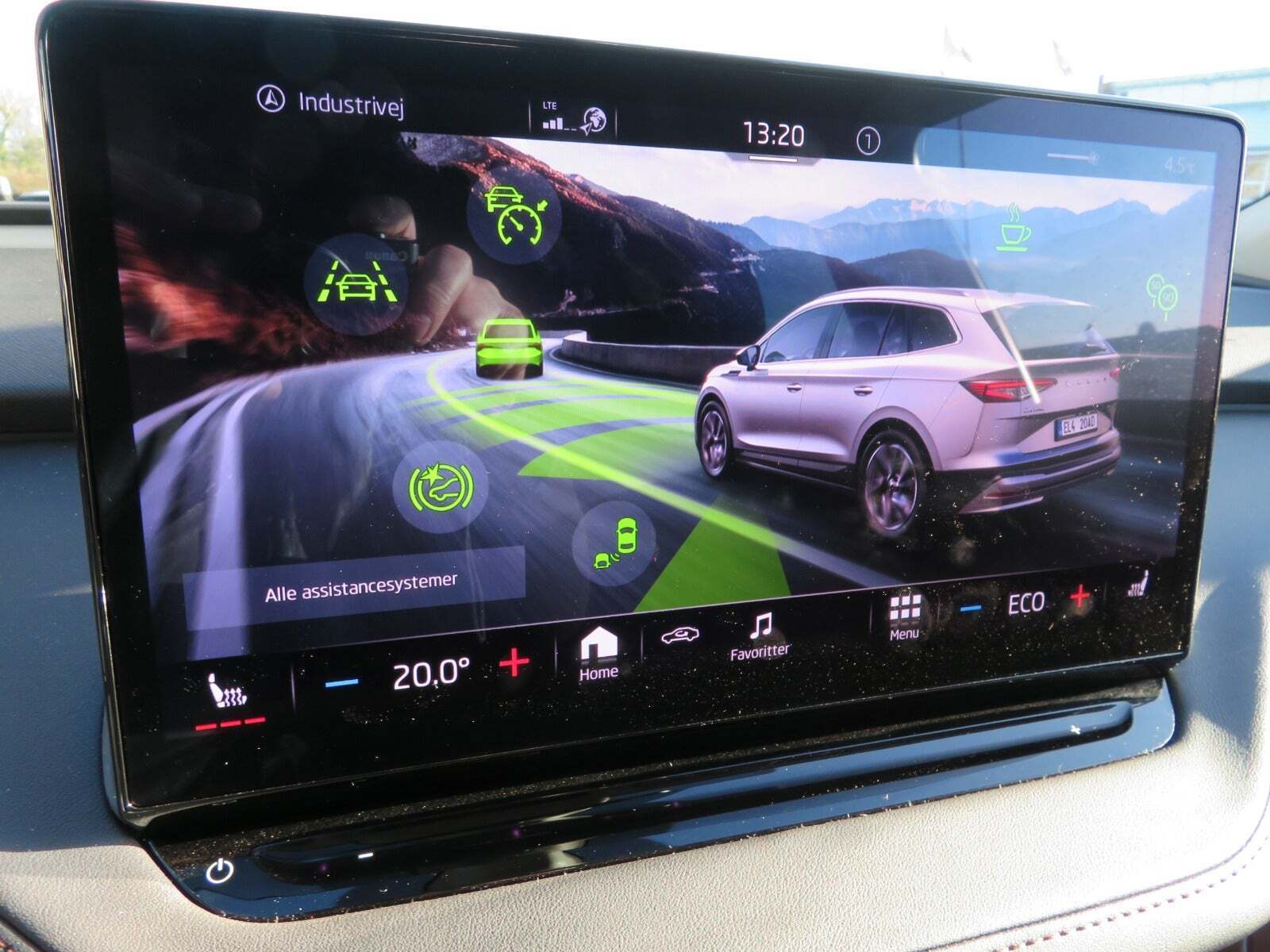 Grå Skoda Enyaq fra 2021