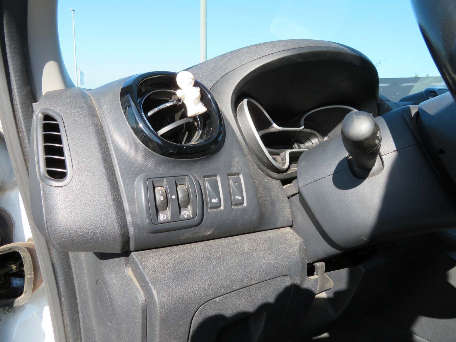 Hvid Opel Vivaro fra 2017