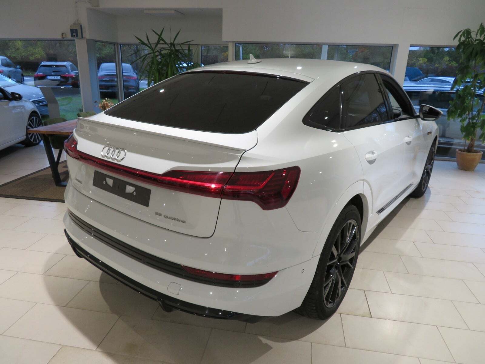 Audi e-tron 55 S-line Sportback quattro