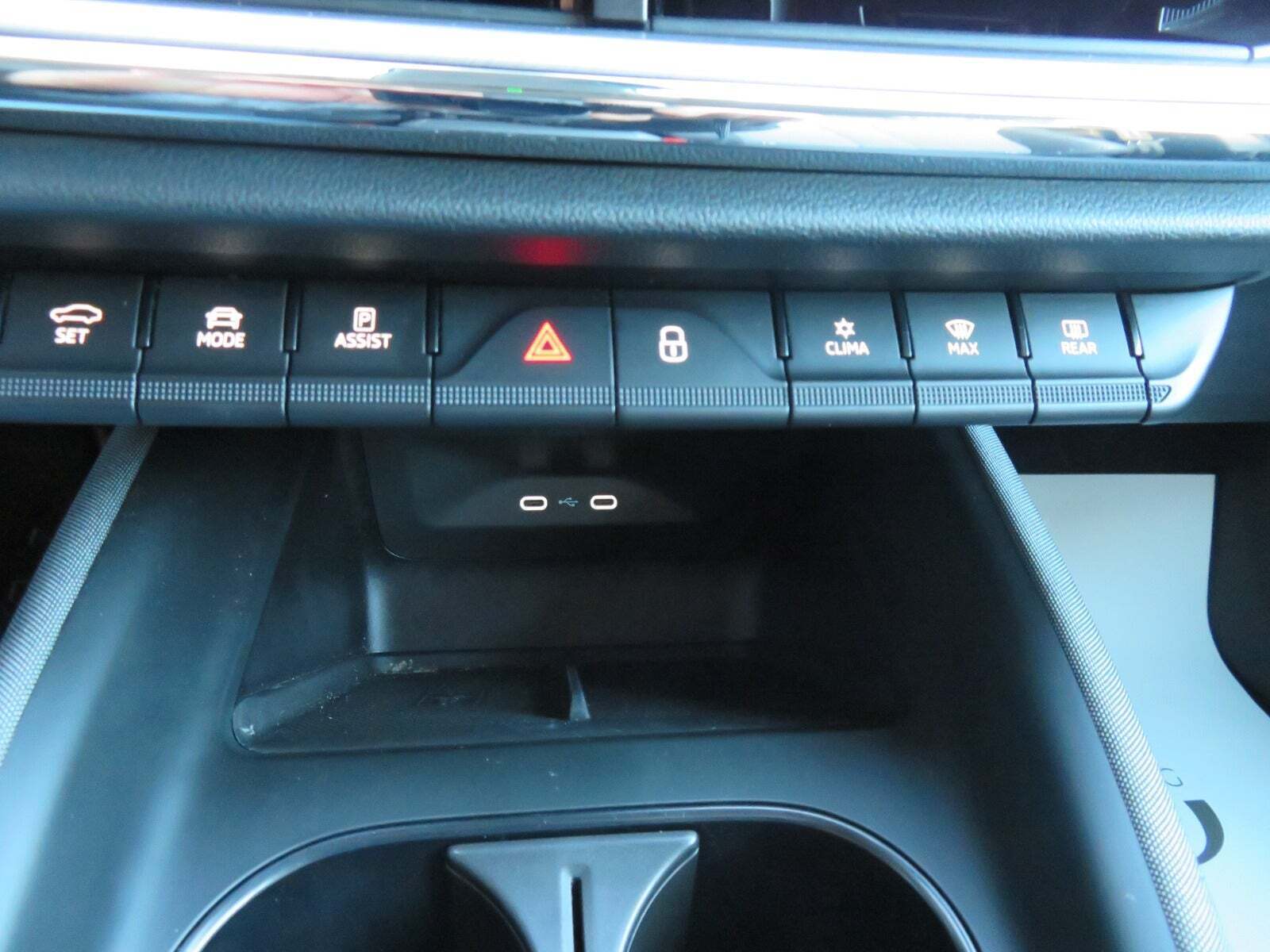 Blå Skoda Enyaq fra 2021