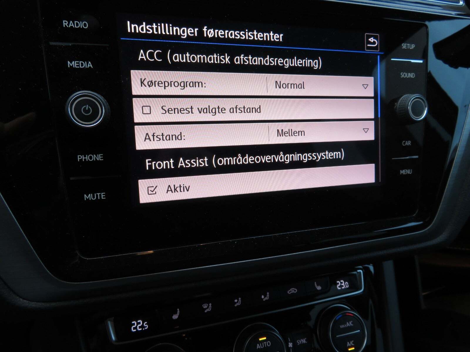 Sort VW Touran fra 2018